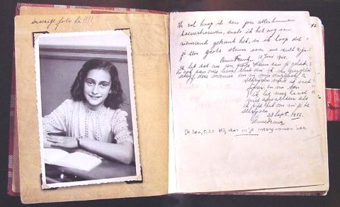 Il nazista che arrestò Anna Frank diventò 007 della Germania Ovest