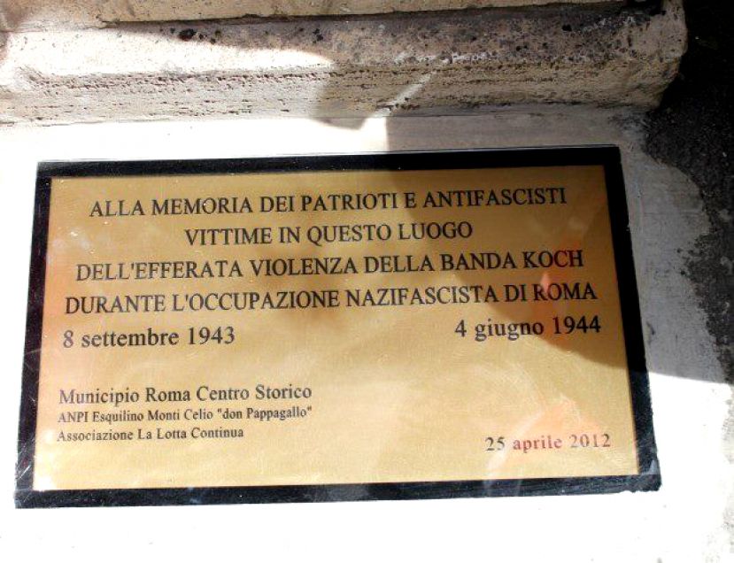 Storie – Il 25 aprile a Roma, la targa sulla banda Koch e gli applausi scroscianti al passaggio della Brigata Ebraica